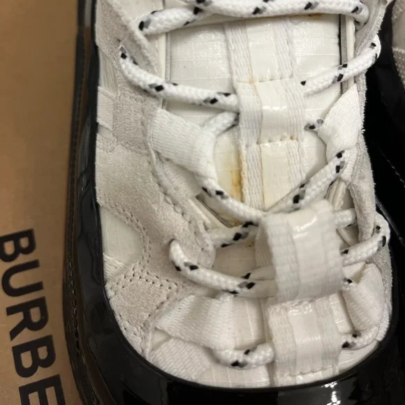 Burberry low top sneakers - Picture 2 of 11